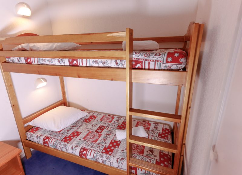Alcôve avec lits superposés