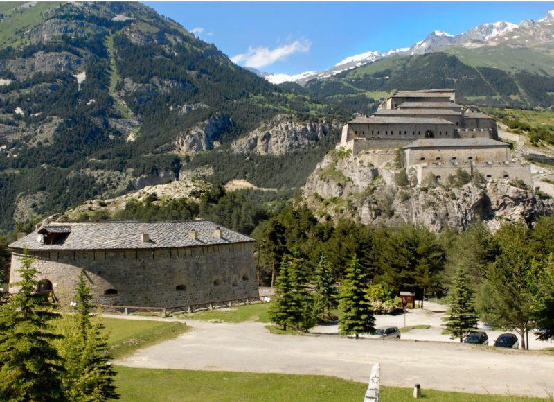 Vue sur le fort Marie-Therese. Photo prise par : Mairie d'Avrieux. un accès rapide aux stations de Haute Maurienne